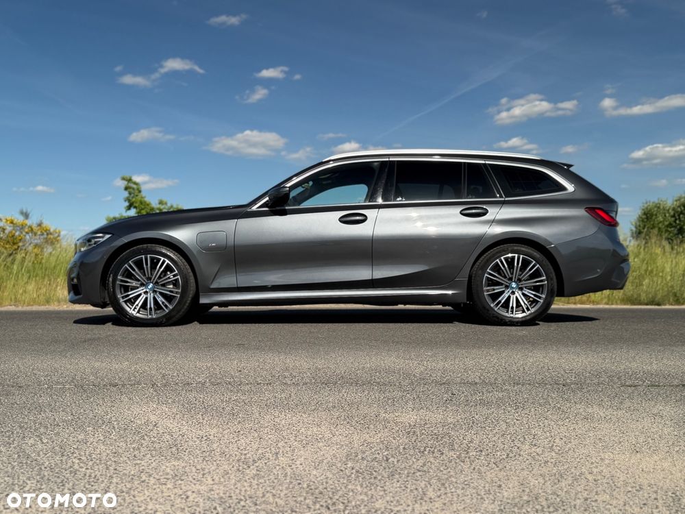 BMW Seria 3 330e M Sport - 10