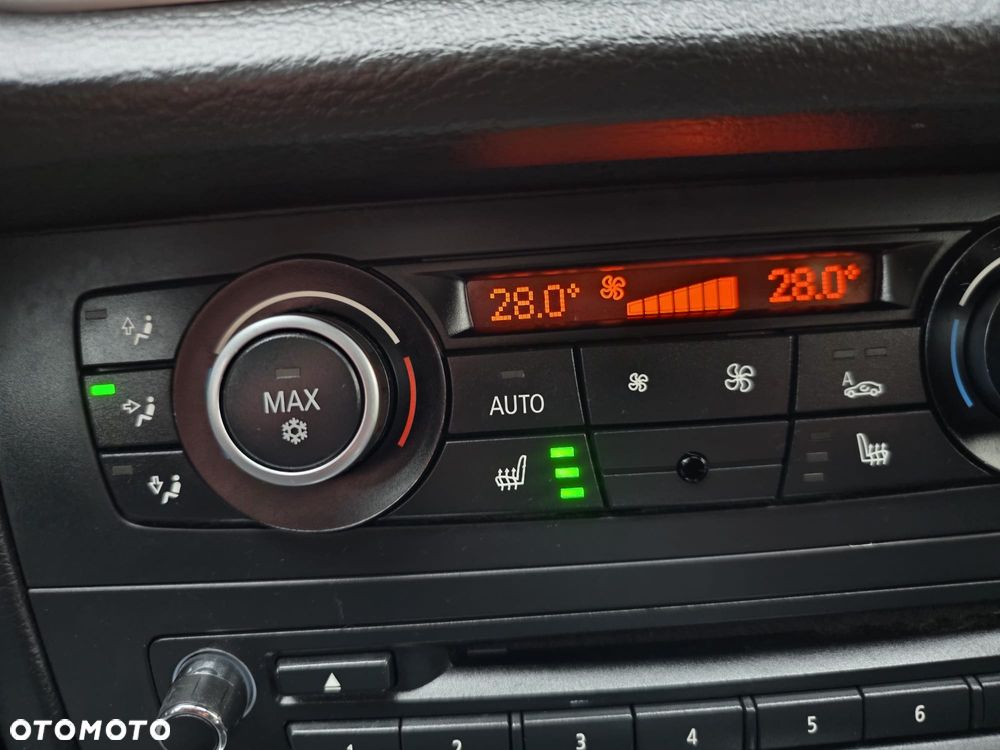 BMW X1 xDrive20d - 23