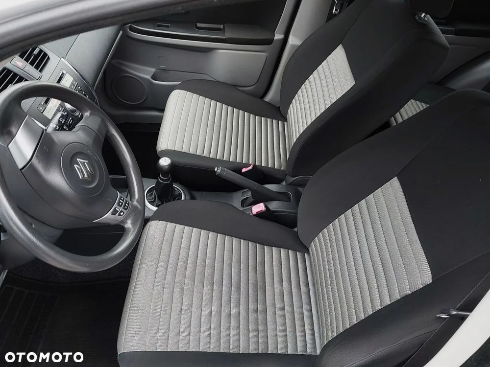 Suzuki SX4 1.6 Comfort - 29