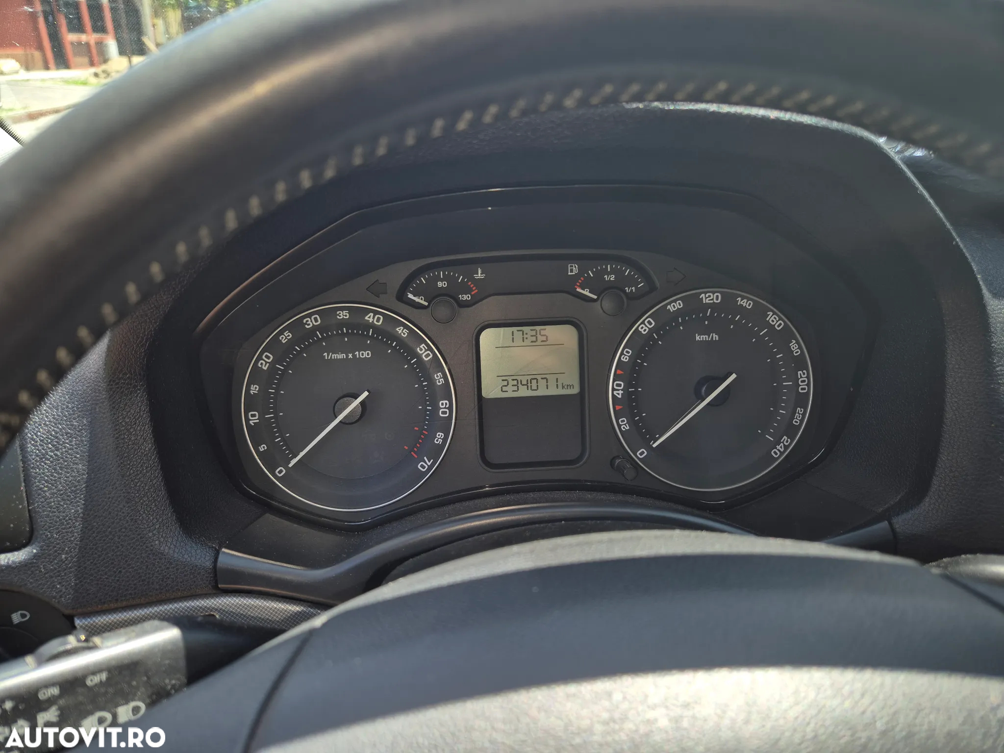 Skoda Octavia 1.6 FSI Classic - 12