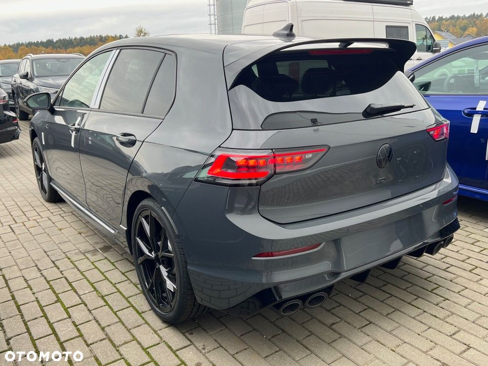 Volkswagen Golf - 6