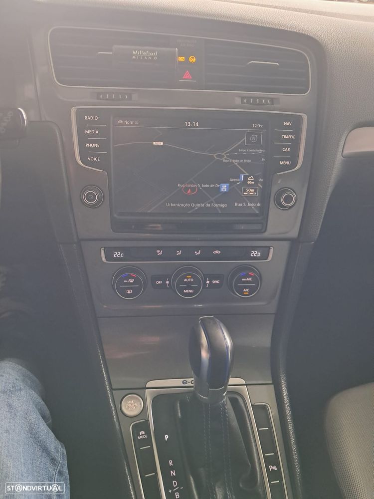 VW e-Golf AC/DC - 11