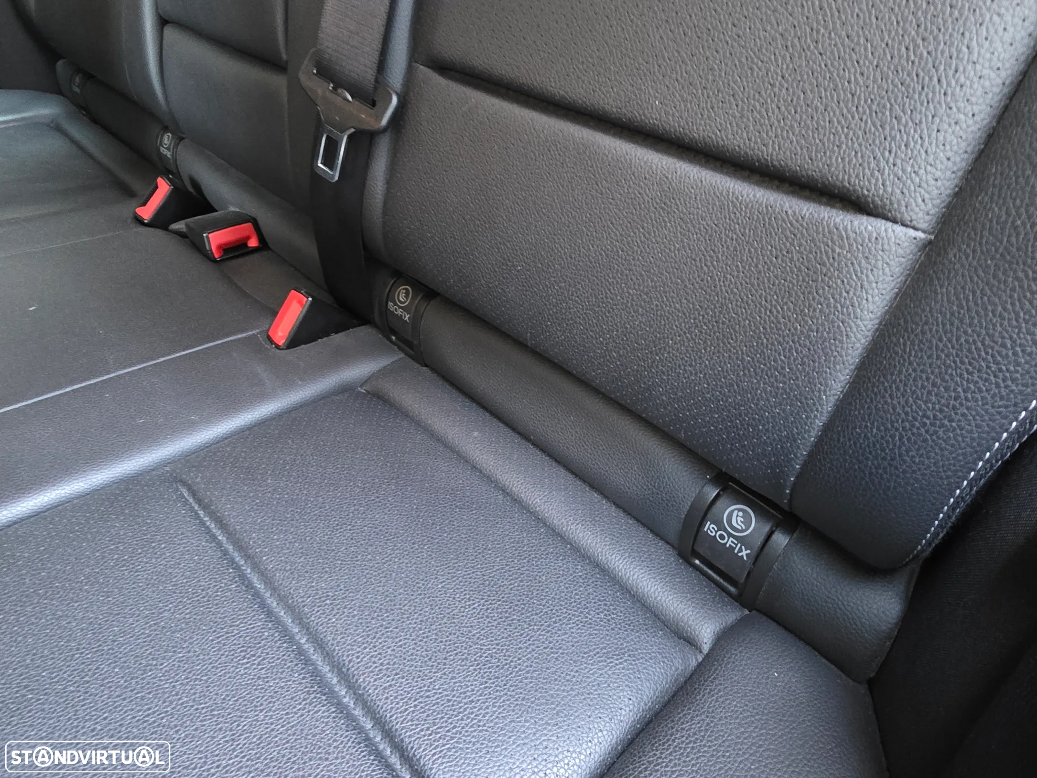 Mercedes-Benz E 300 Bluetec Hybrid Avantgarde - 12