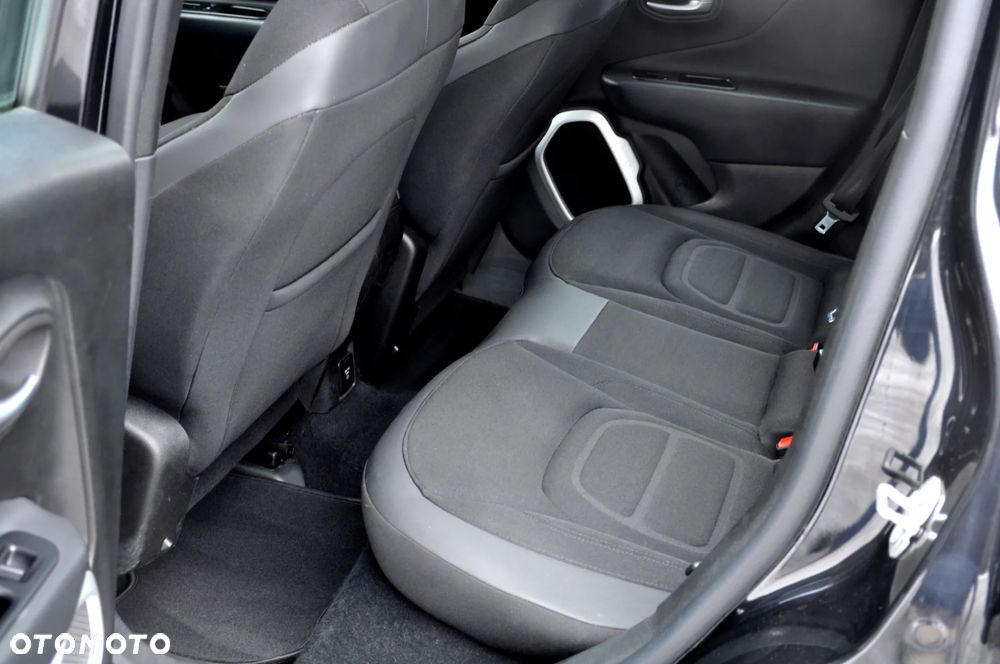 Jeep Renegade 1.4 MultiAir Night Eagle - 26