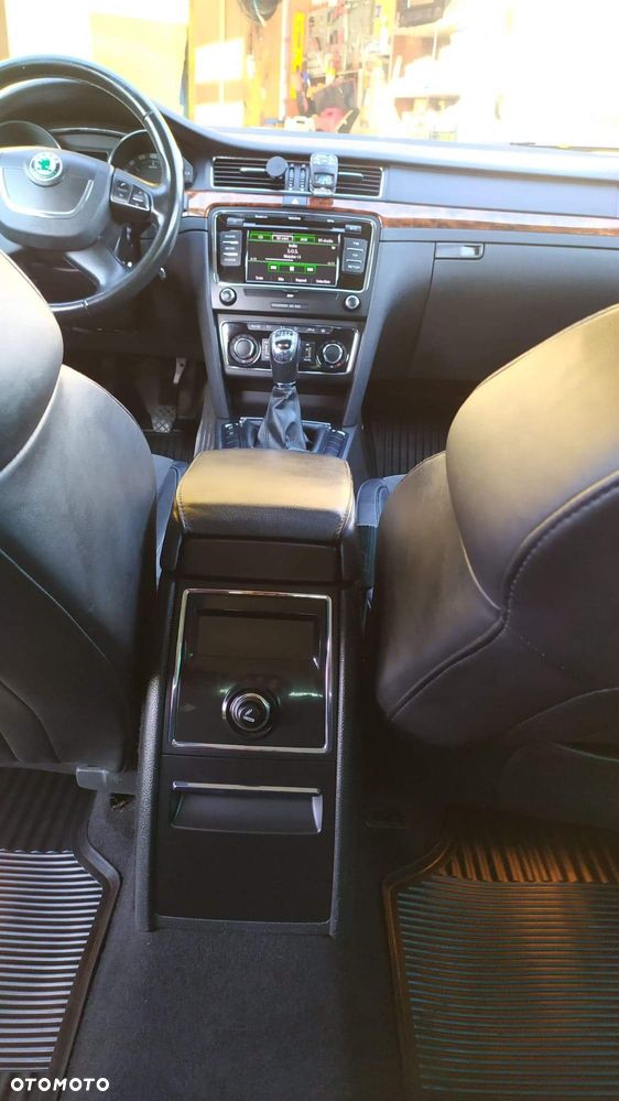 Skoda Superb 2.0 TDI 4x4 Comfort - 6