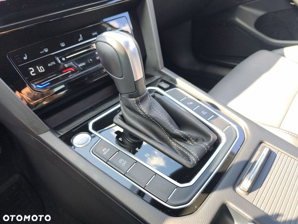 Volkswagen Passat 2.0 TDI EVO Elegance DSG - 21