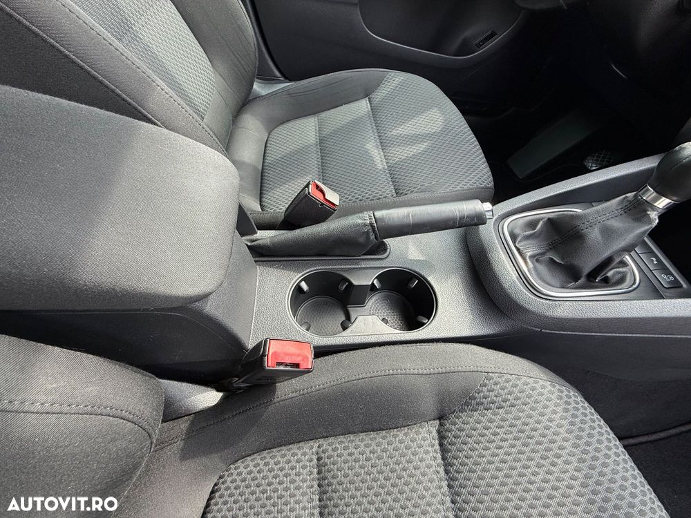 Volkswagen Jetta 1.6 TDI Highline - 11