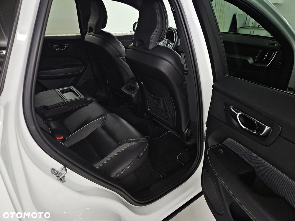 Volvo XC 60 D3 R-Design - 23