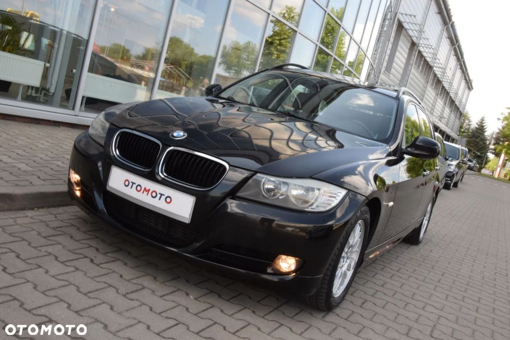 BMW Seria 3 320d xDrive DPF - 39