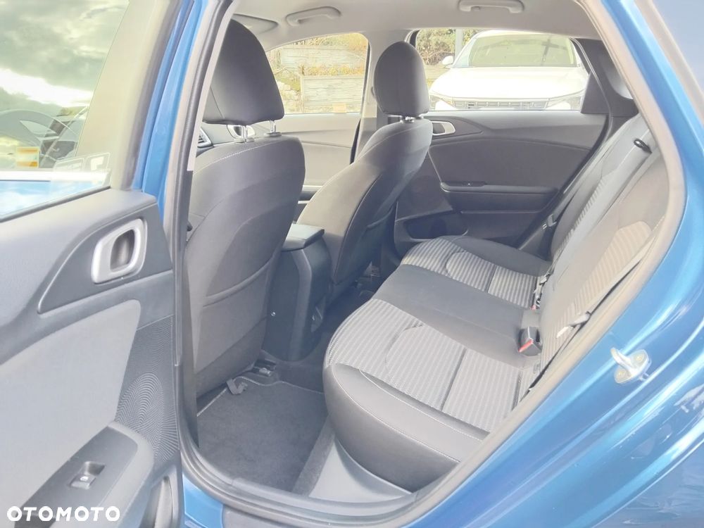 Kia Ceed 1.5 T-GDI M - 23