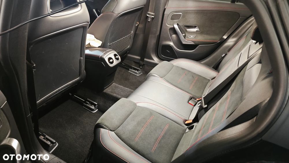 Mercedes-Benz CLA 250 4-Matic AMG Line 7G-DCT - 7