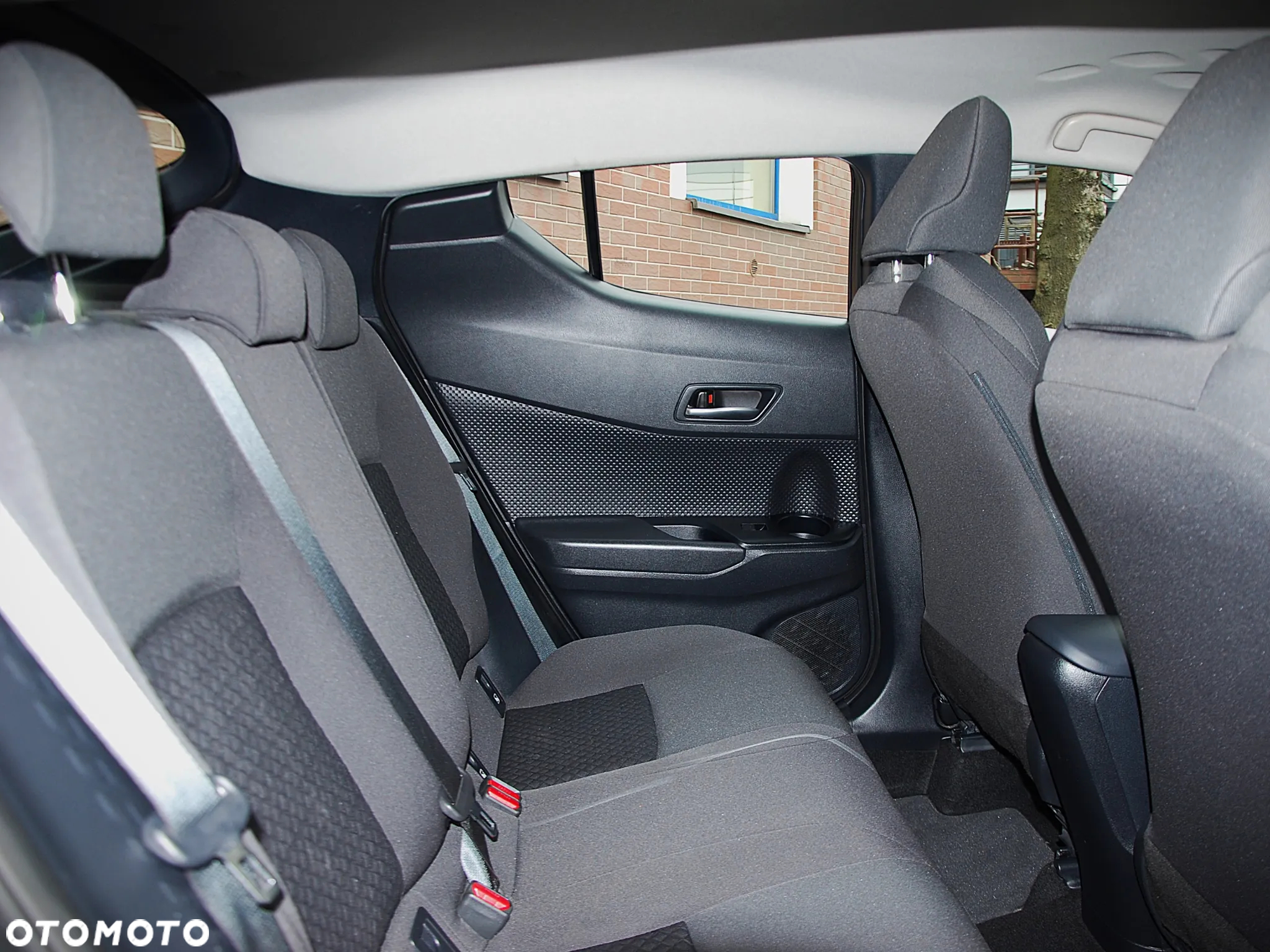 Toyota C-HR 1.8 Hybrid Comfort - 35