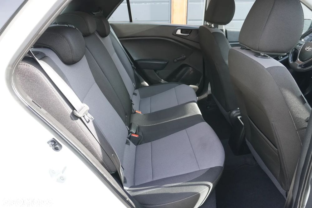 Hyundai i20 blue 1.2 Classic - 11