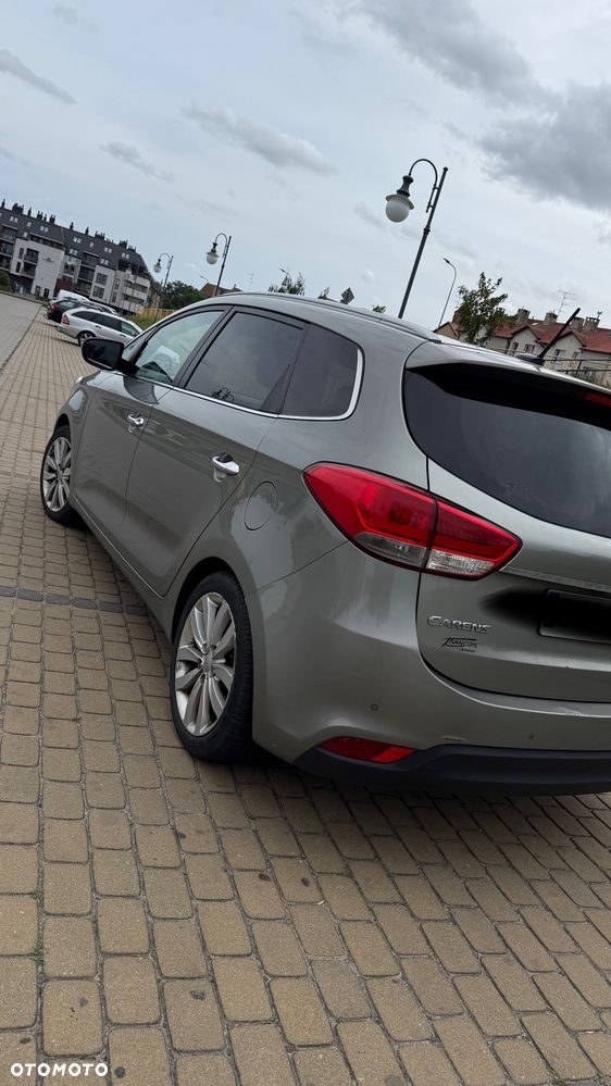 Kia Carens 1.7 CRDi XL 7os - 4