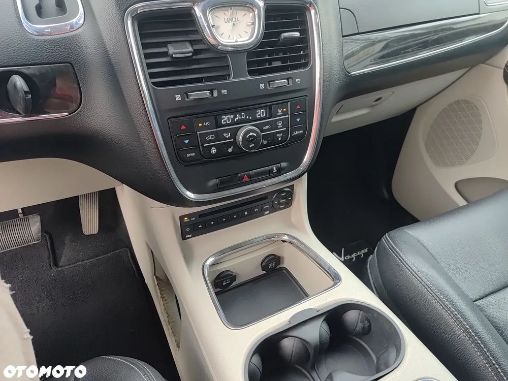 Lancia Voyager 2.8CRD Platinum - 30