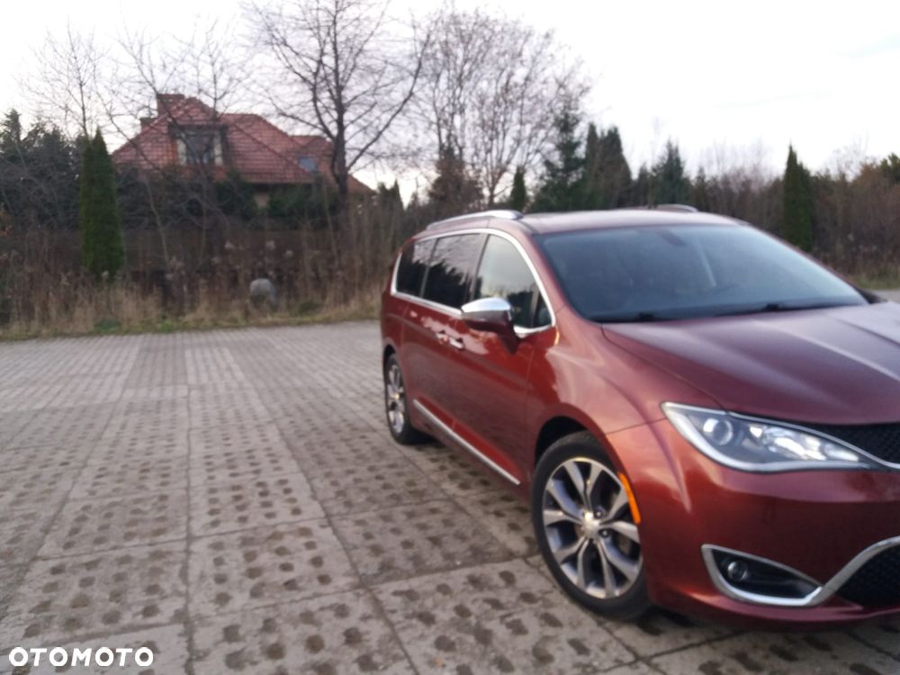 Chrysler Pacifica - 5
