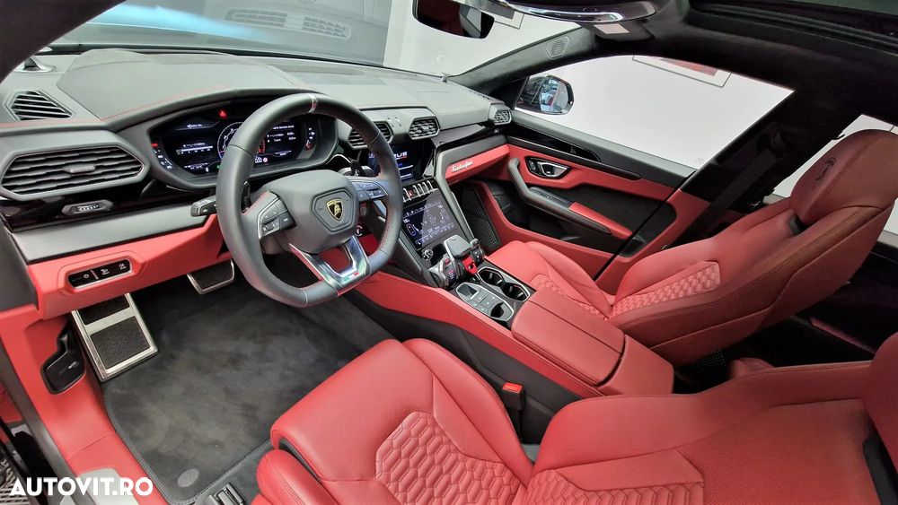 Lamborghini URUS Standard - 12