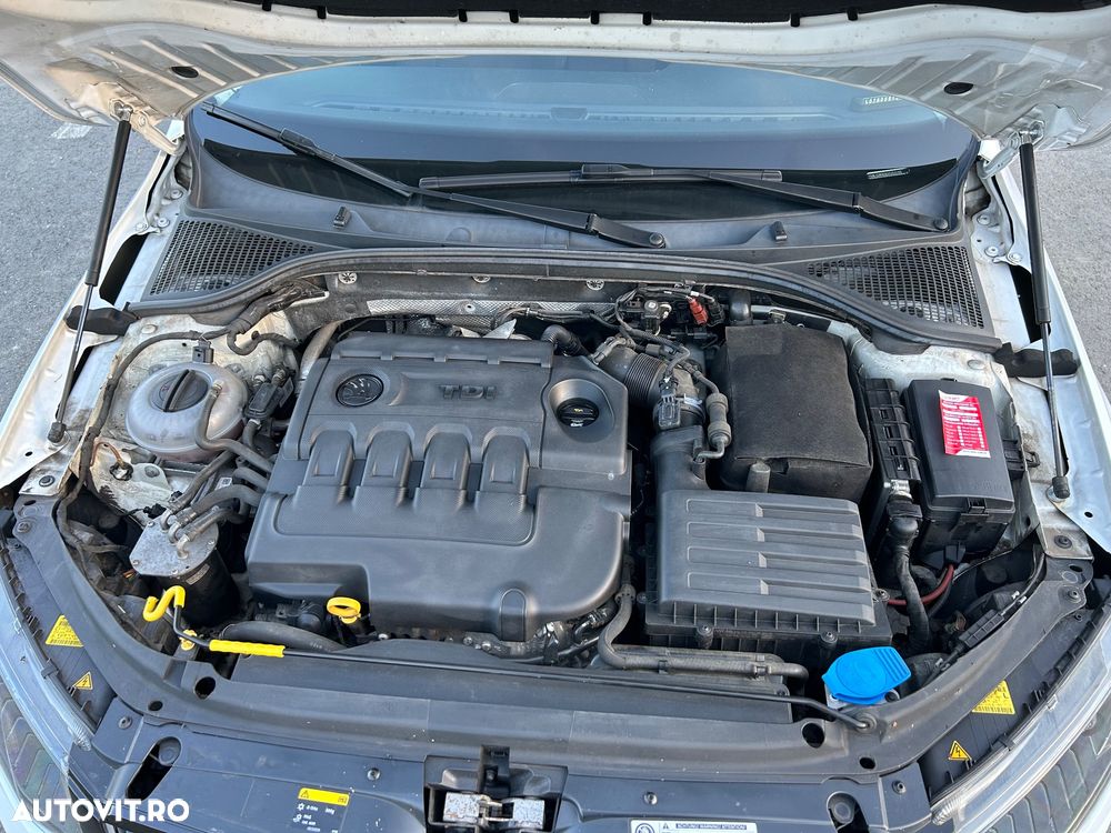 Skoda Octavia 1.6 TDI DSG Style - 6
