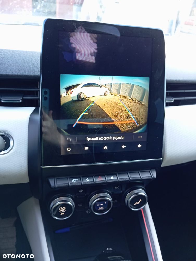 Renault Clio TCe 90 TECHNO - 12