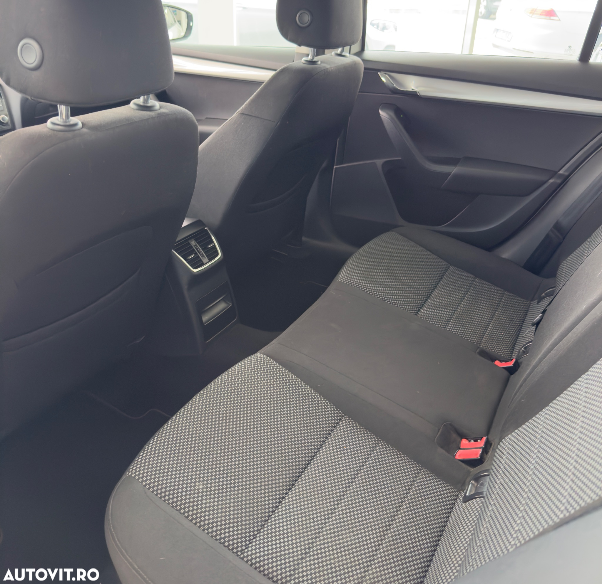 Skoda Octavia 1.6 TDI Ambition - 8