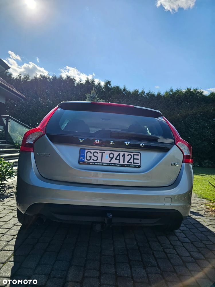 Volvo V60 D4 Momentum - 12