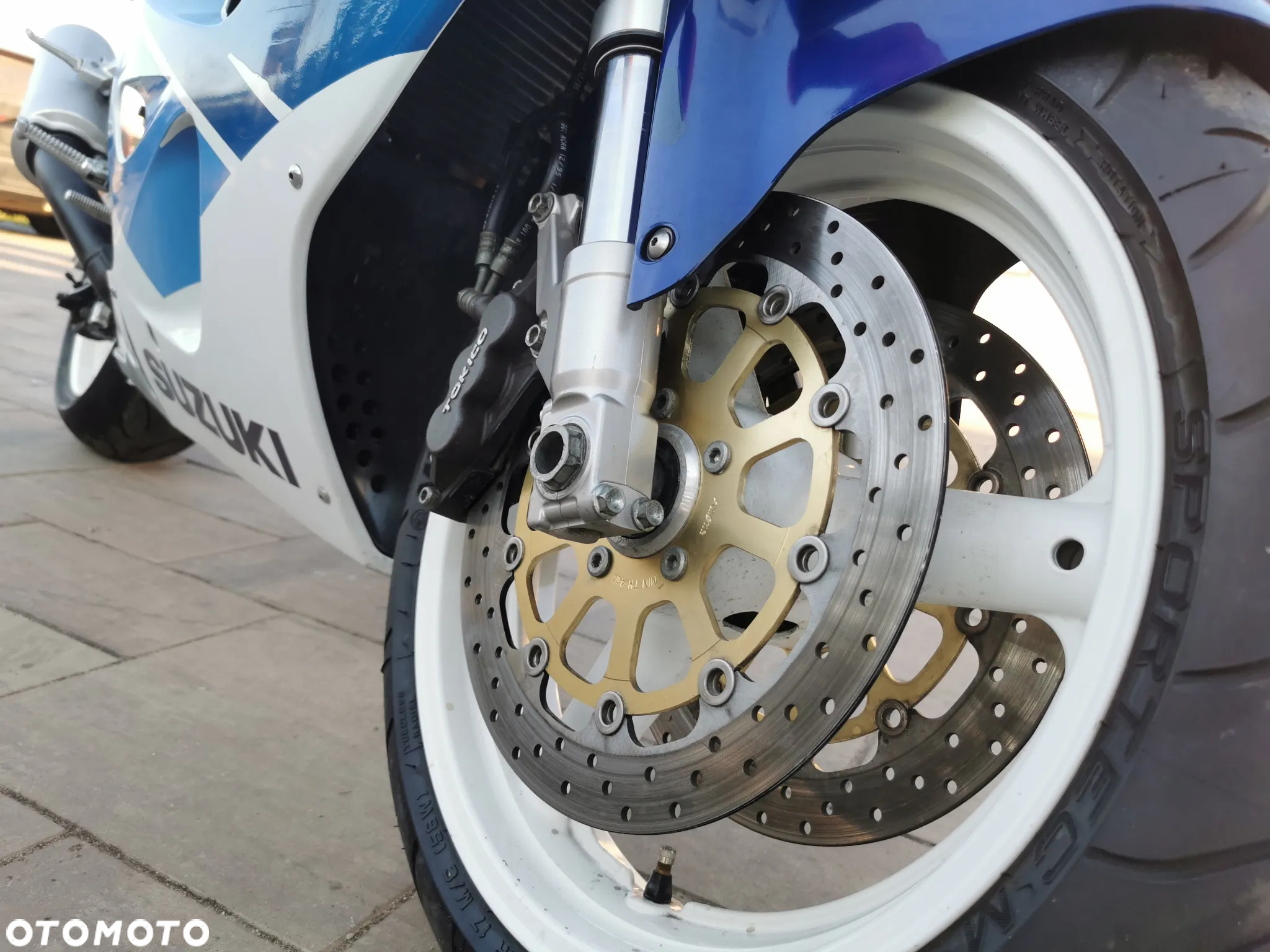 Suzuki GSX-R - 25