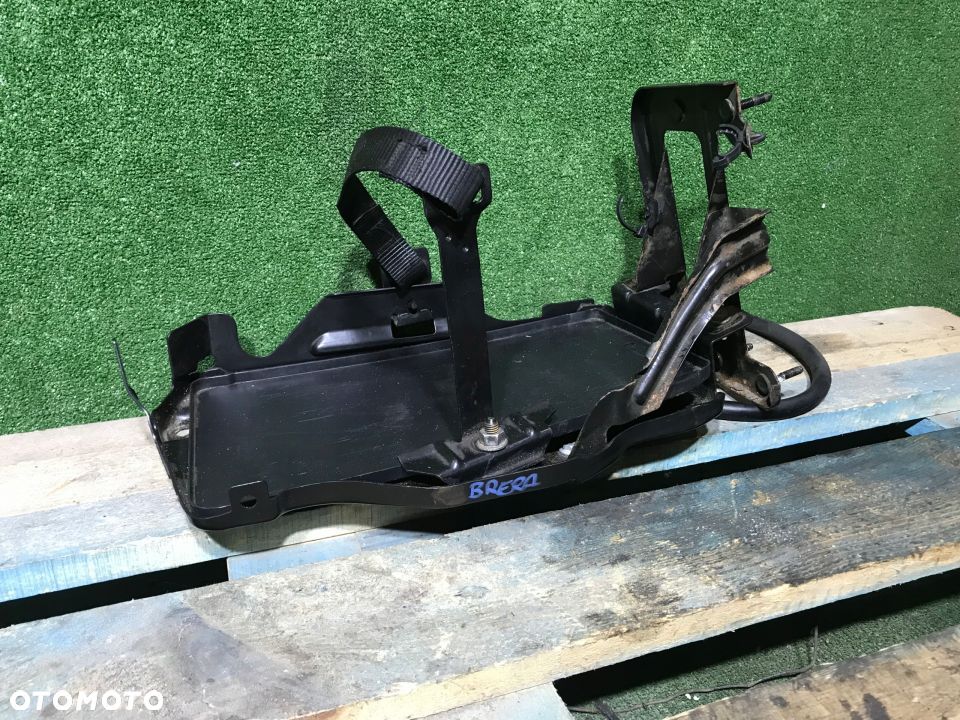 ALFA BRERA 159 SPIDER PODSTAWA AKUMULATORA KOMPLET - 2