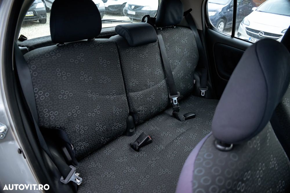 Toyota Yaris 1.3 Sol - 17