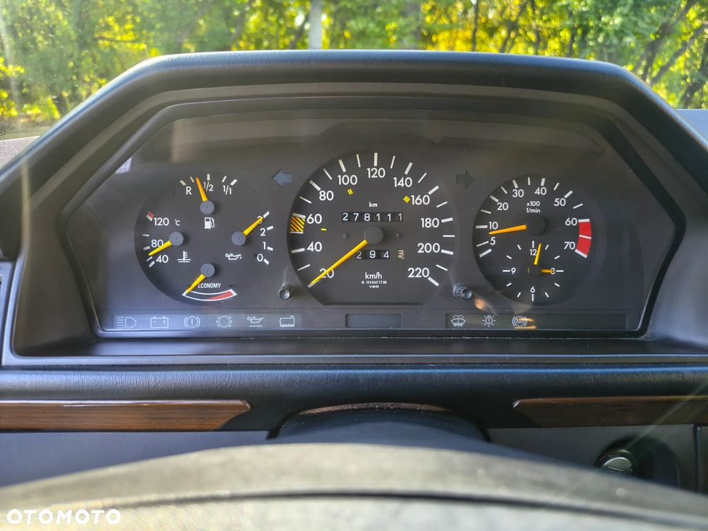 Mercedes-Benz W124 (1984-1993) - 21