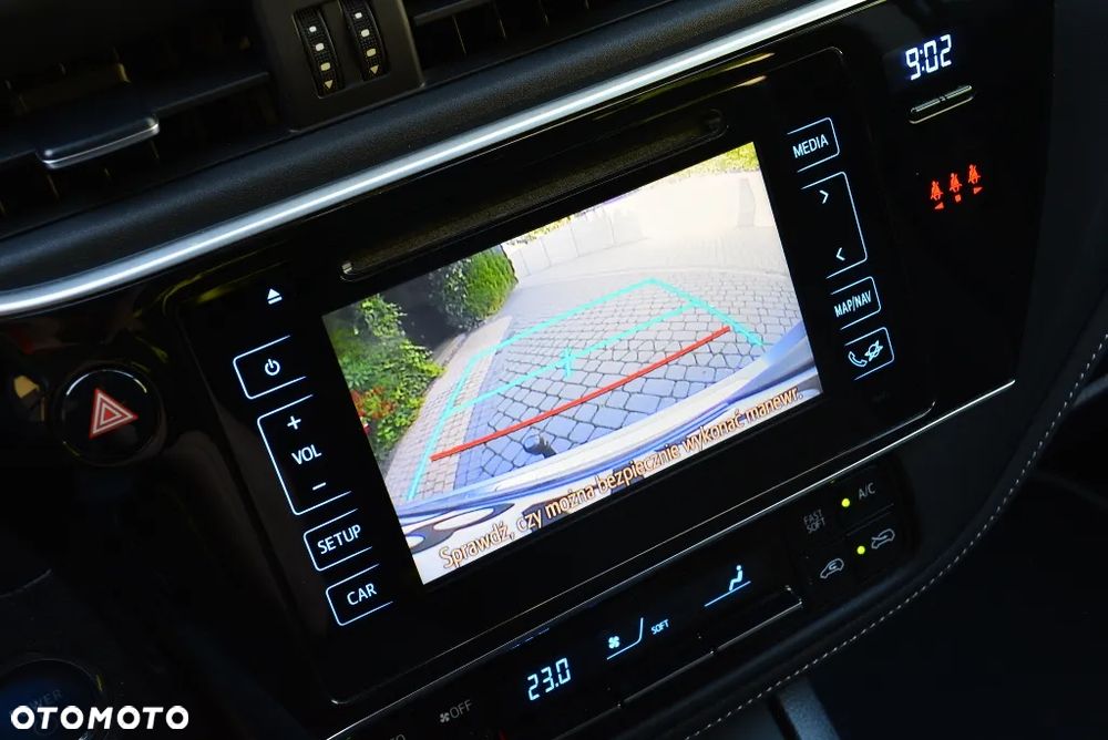 Toyota Auris 1.8 HSD Prestige - 11