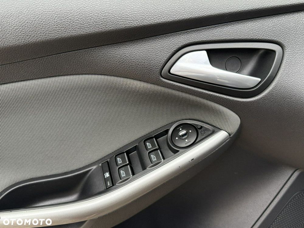 Ford Focus - 24