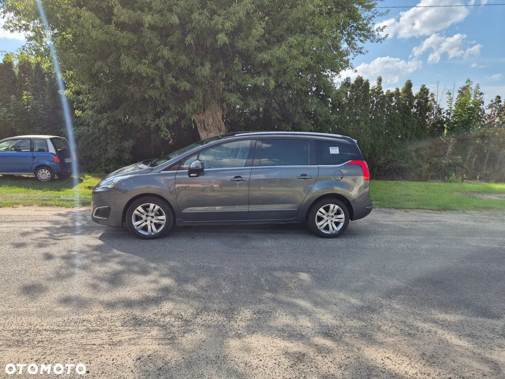 Peugeot 5008 HDI 150 Allure - 14
