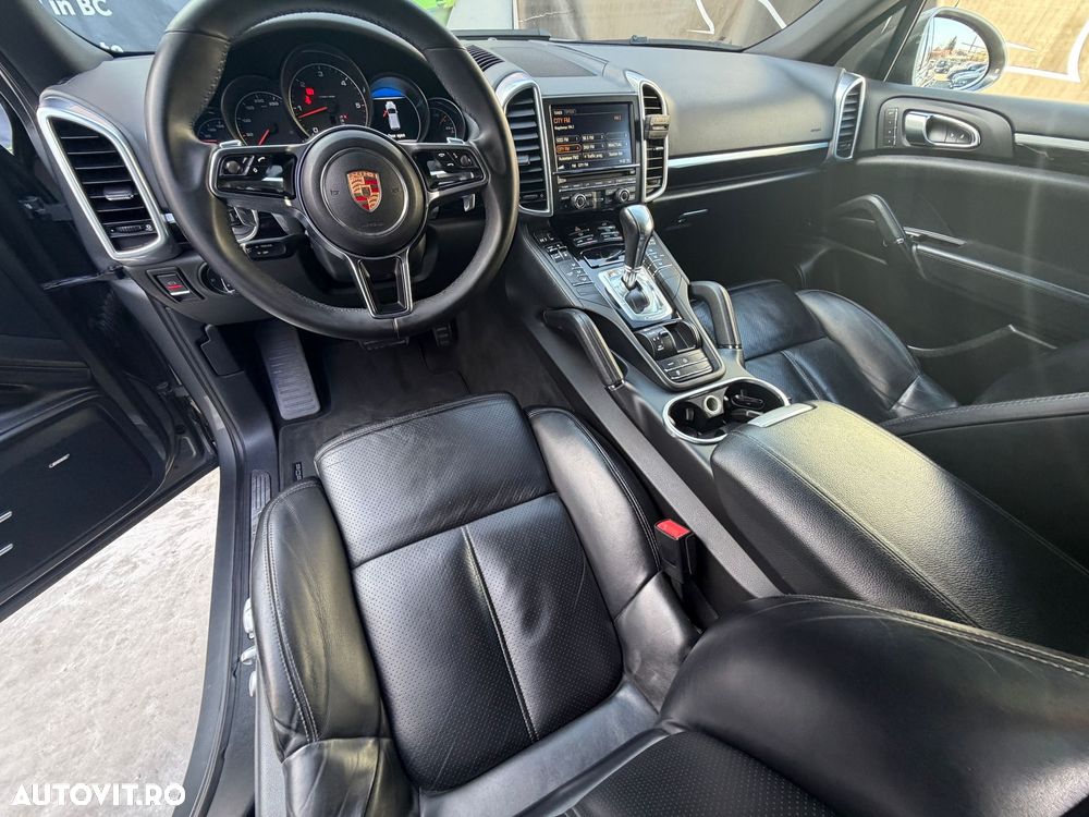 Porsche Cayenne 3.0 L - 33
