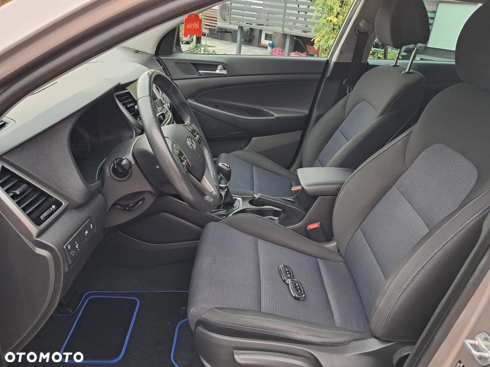 Hyundai Tucson ver-blue-1-7-crdi-2wd-intro-edition - 13