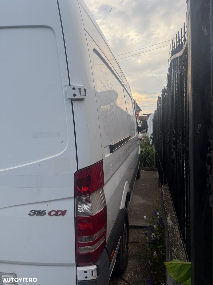 Mercedes-Benz Sprinter - 9