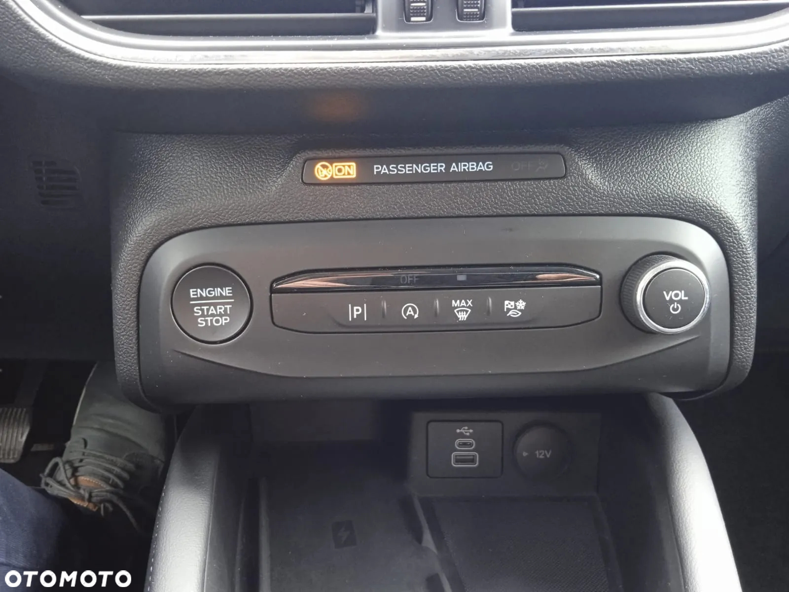 Ford Focus 1.0 EcoBoost Titanium X - 27