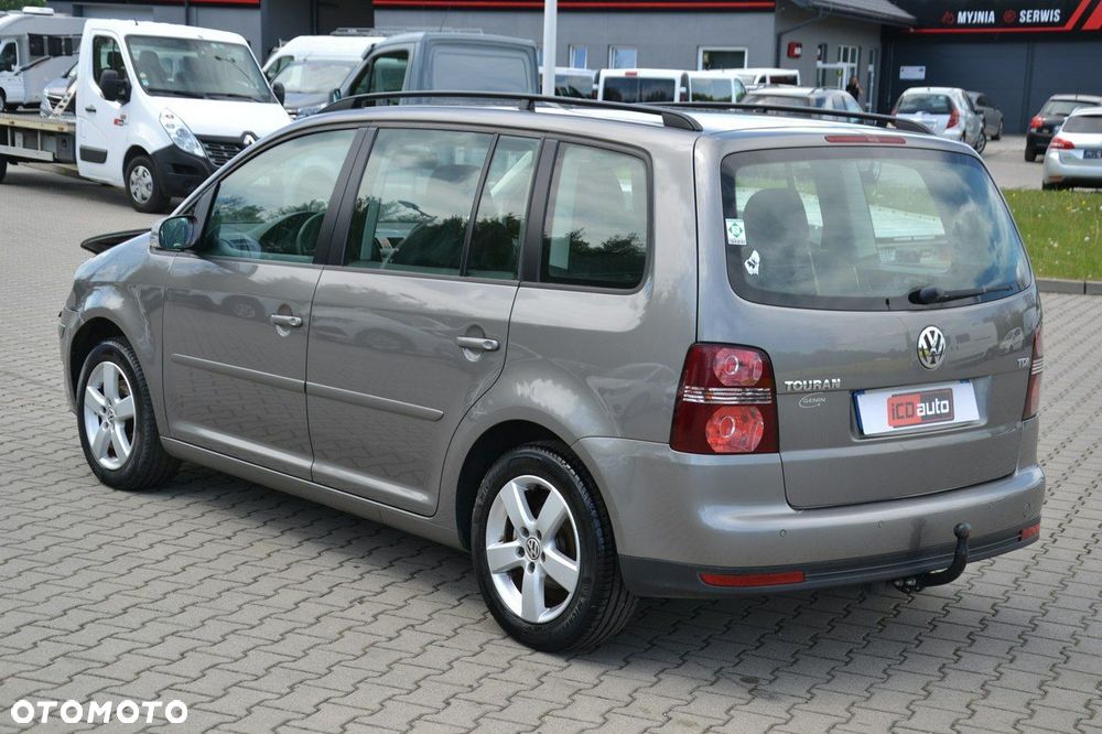 Volkswagen Touran - 5