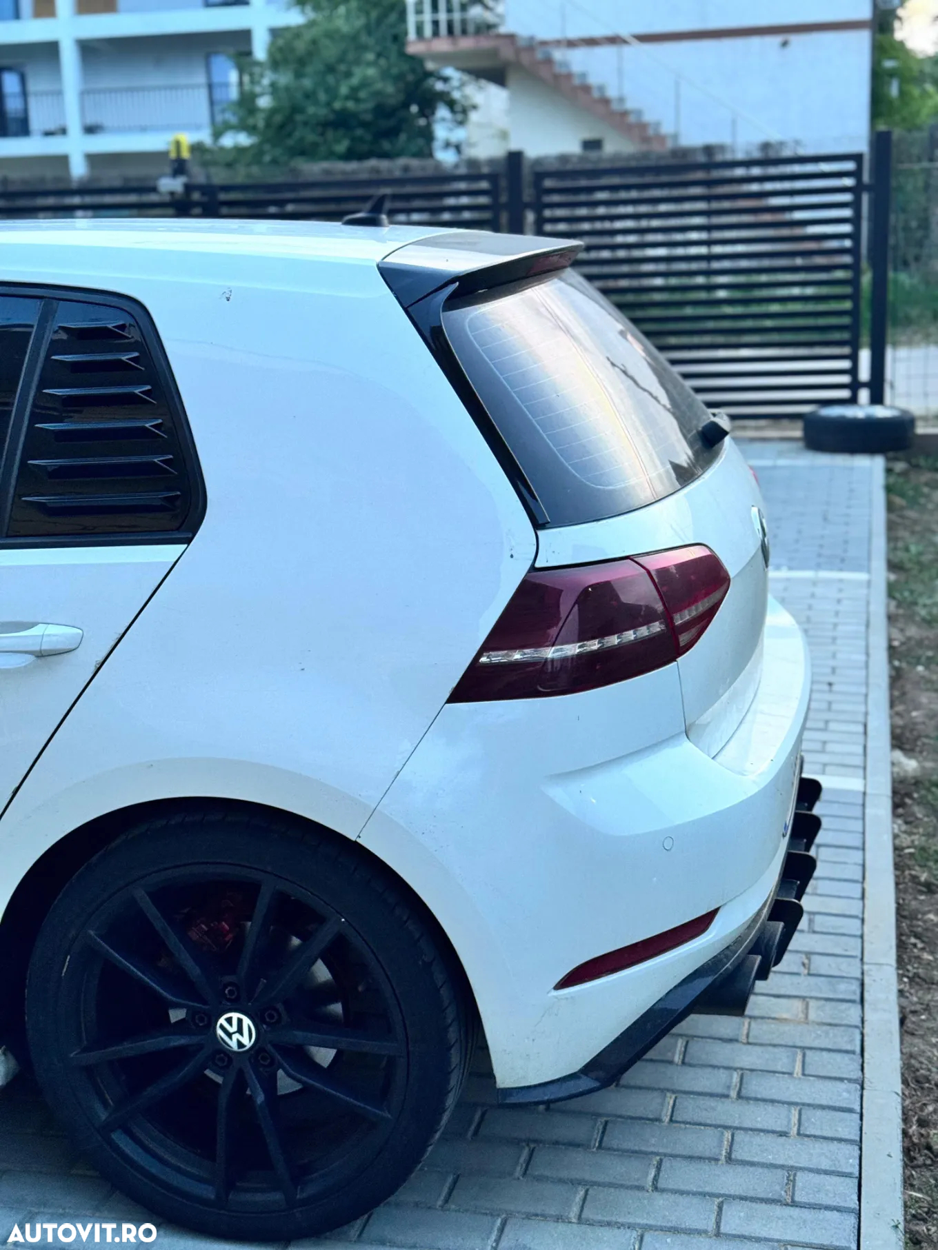 Volkswagen Golf 1.6 TDI DSG Highline - 9