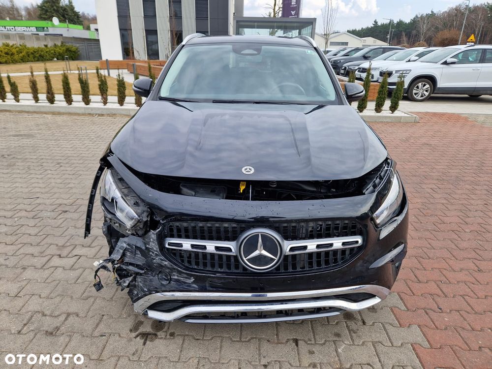 Mercedes-Benz GLA 220 d 4-Matic Edition 1 - 3