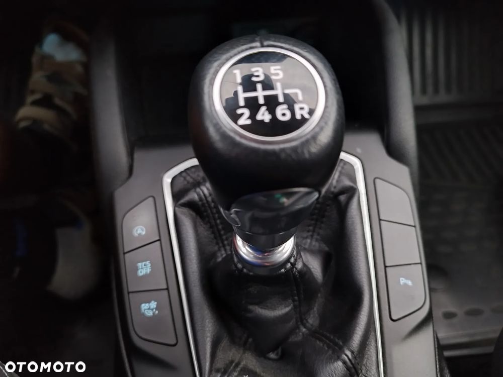 Ford Focus 1.0 EcoBoost Titanium X - 27