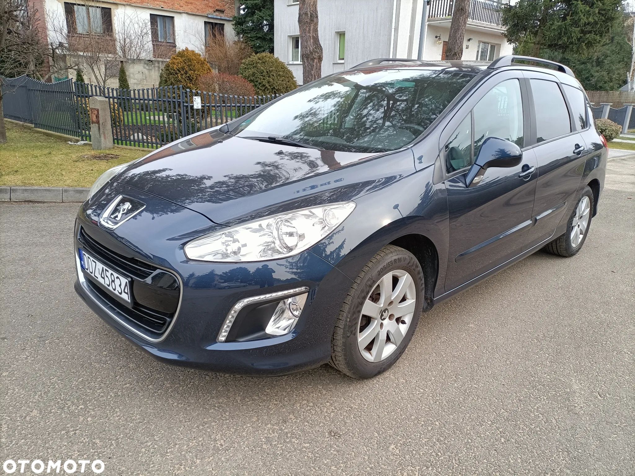 Peugeot 308 - 1