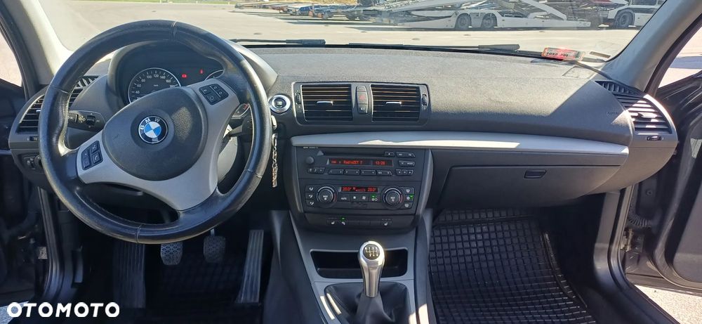 BMW Seria 1 118d - 12