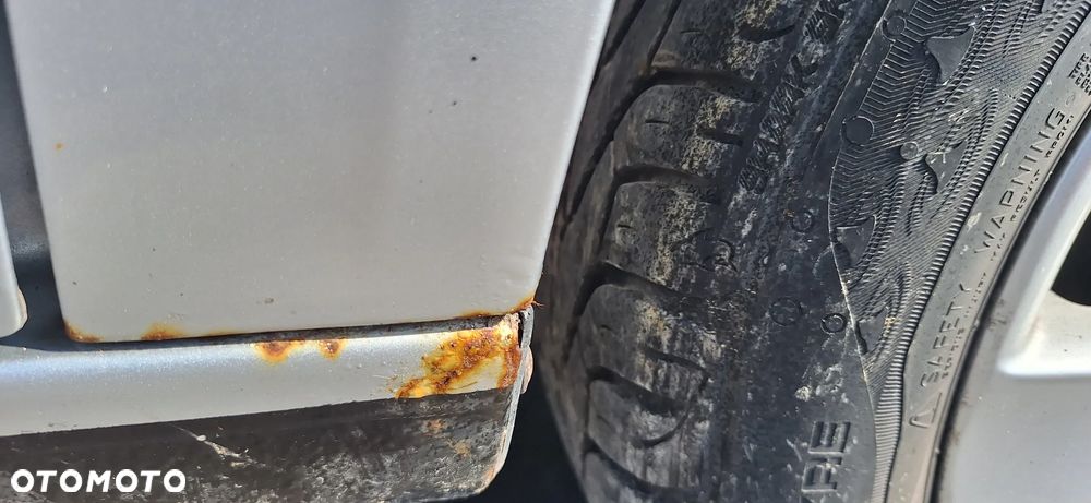 Volkswagen Polo 9N 05- Błotnik Przód Przedni Prawy Kod Lakieru LA7W - 21