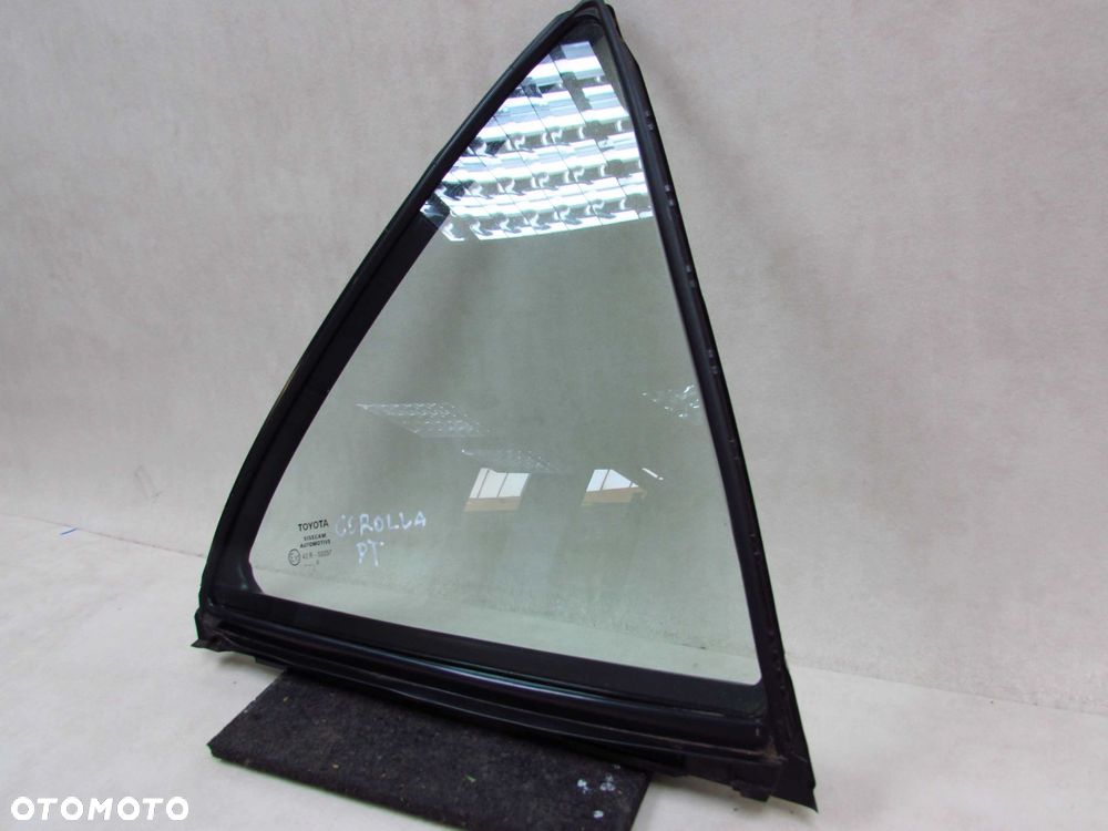 TOYOTA COROLLA E21 XII 19-23 HB HATCHBACK SZYBA BOCZNA TROJKAT DRZWI PRAWA TYL 20 ROK 68188-02240 - 2