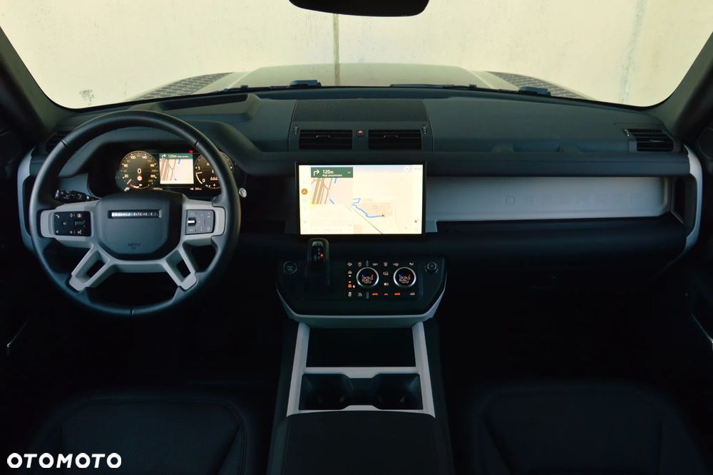 Land Rover Defender - 3