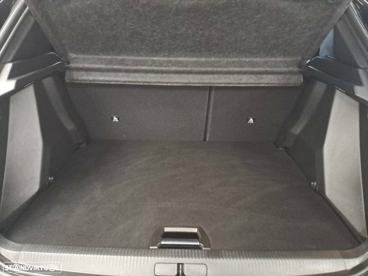 Peugeot 2008 1.2 PureTech Allure EAT8 - 6