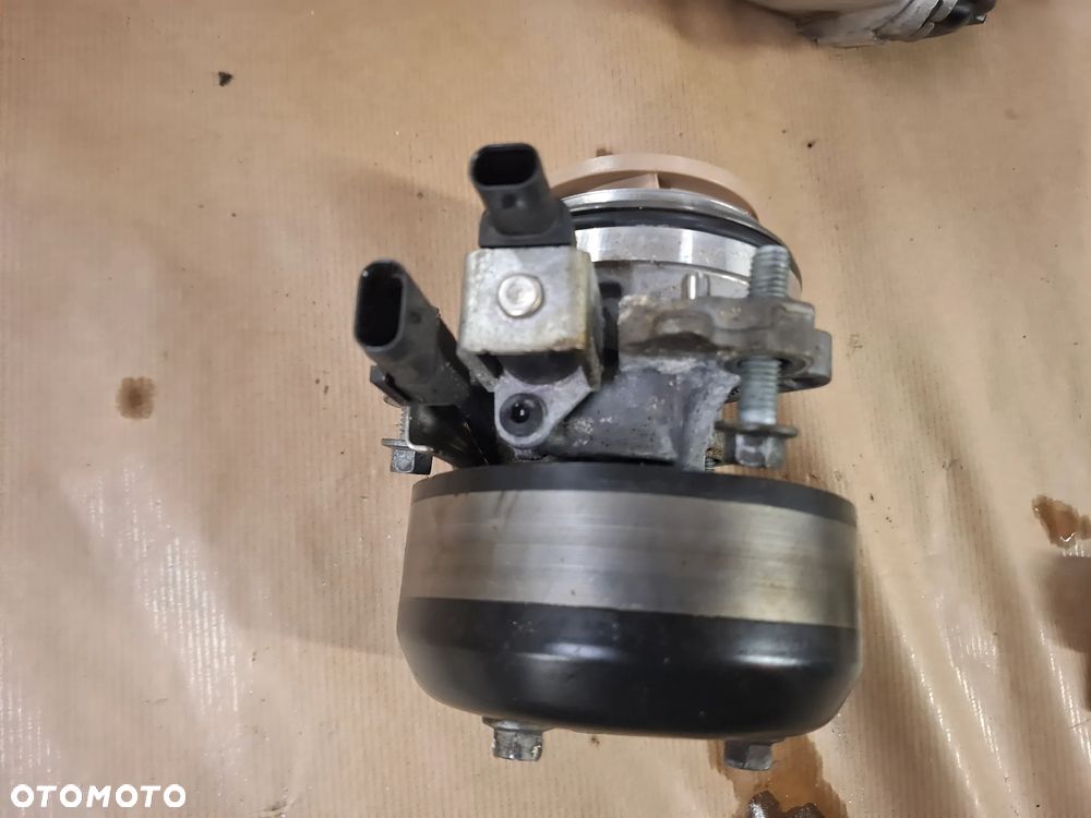 POMPA WODY RANGE ROVER L405 L494 3.0 J6P3-8501-AC - 2