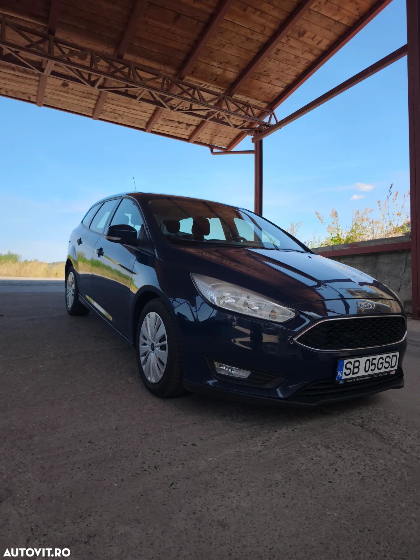Ford Focus 1.6 Ti-VCT Powershift Titanium - 1