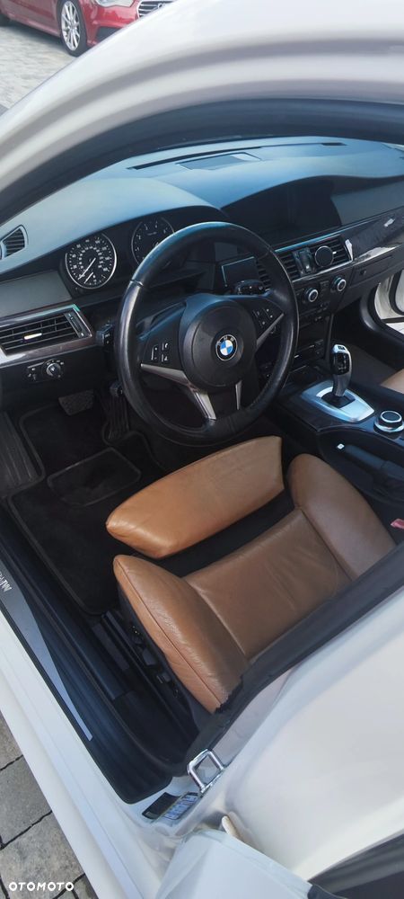 BMW Seria 5 550i Edition Sport - 11