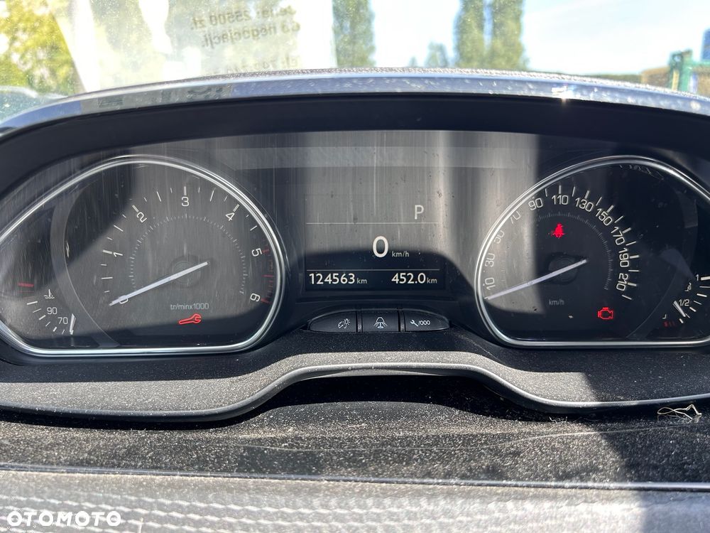 Peugeot 2008 BlueHDi FAP 120 STOP & START EAT6 Allure - 13